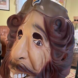 Burger King rubber face mask and necklace with cape -!: additional crown .